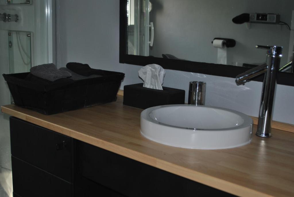 Chambres D'Hotes La Tribu Quévreville-la-Poterie Room photo